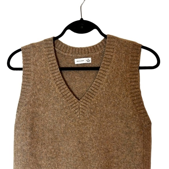 Gentle Fawn Milkshake Tan V-Neck Jordyn Sweater Vest - Picture 5 of 11